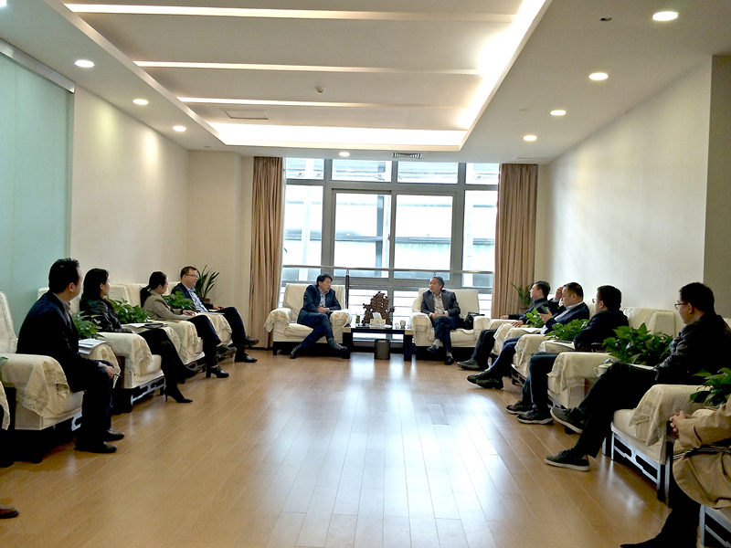 陕西金年会集团与西安国际港务区管委会互换座谈