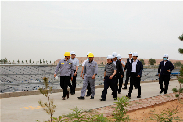 陕西金年会集团复工复产促增长项目观摩会议与会人员走进大秦国源三秦金年会秦国园区在榆项目
