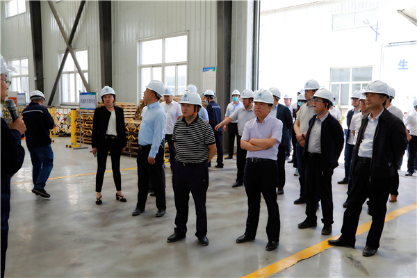 陕西金年会集团复工复产促增长项目观摩会议与会人员走进大秦国源三秦金年会秦国园区在榆项目
