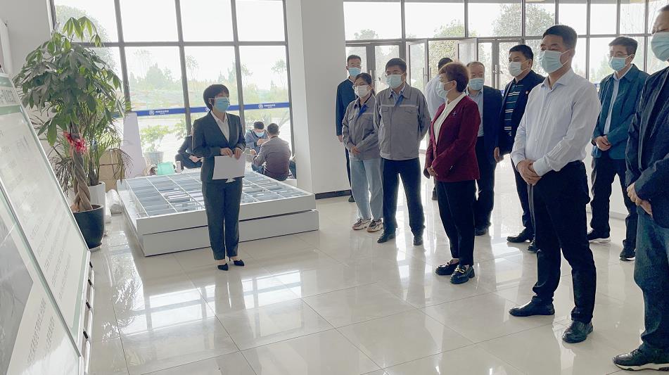 西安市人大常委会环境；し刹槌诙查抄组到水环境公司白鹿原水生态中心调研