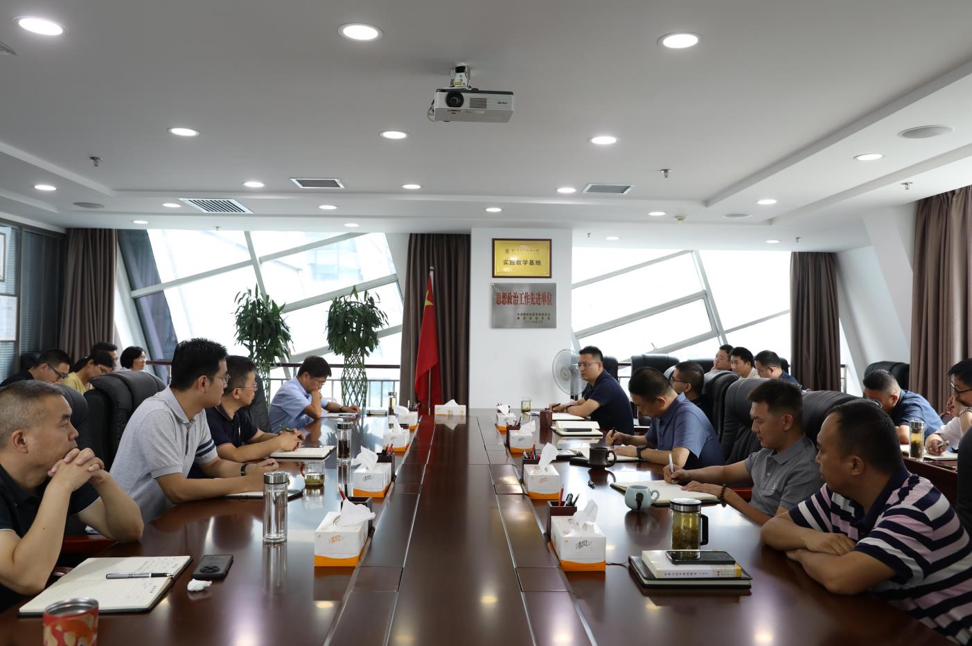 水环境公司进建贯彻集团2022年沉点项目观摩暨半年出产经营工作会议心灵