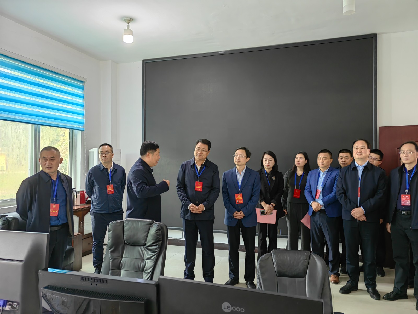 安康市政协副主席、岚皋县委书记马雄伟到水环境公司岚皋县城污水处置厂调研