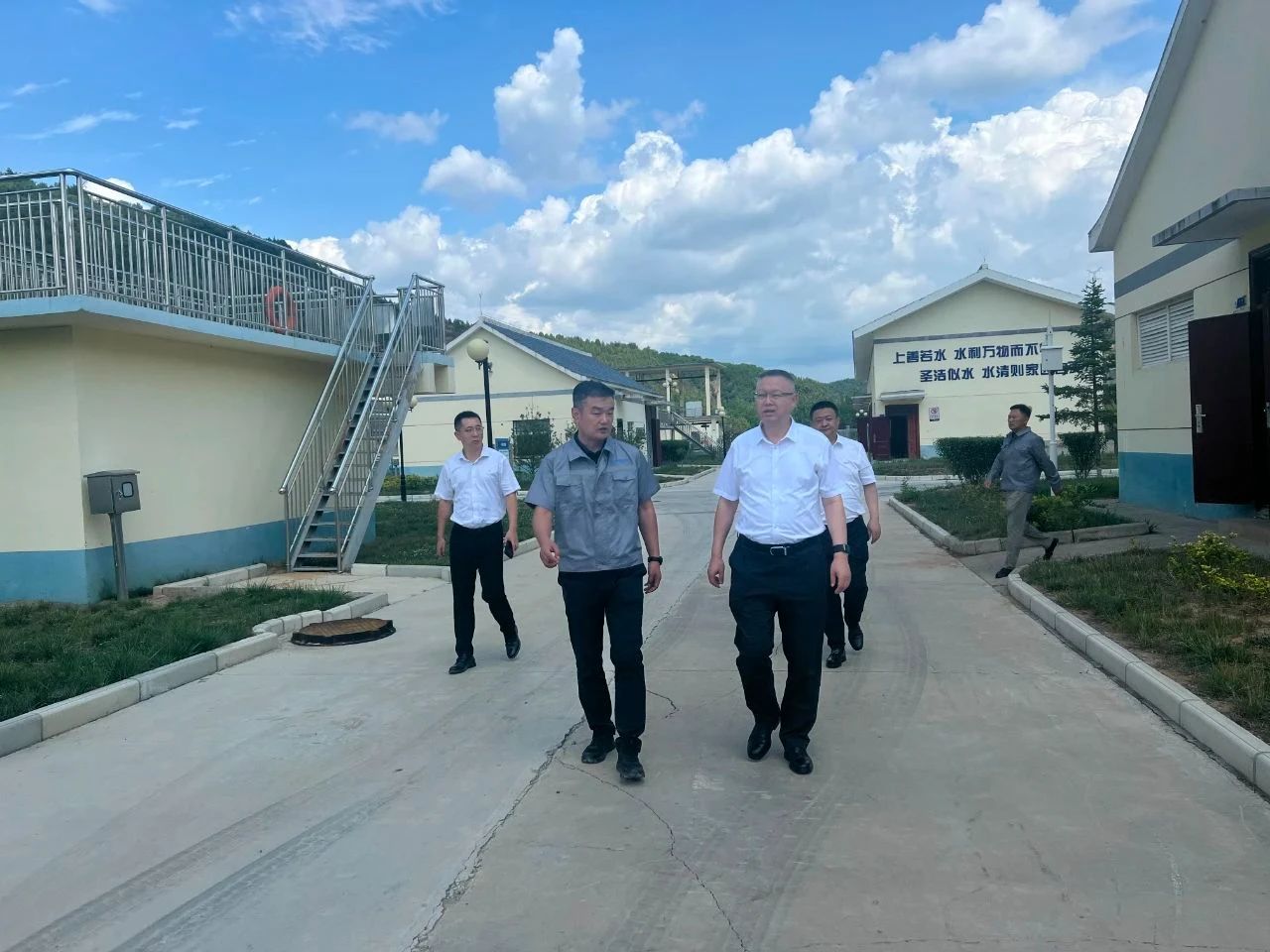 郝军亮到水环境公司黄陵县污水处置厂督导查抄安全金年会工作