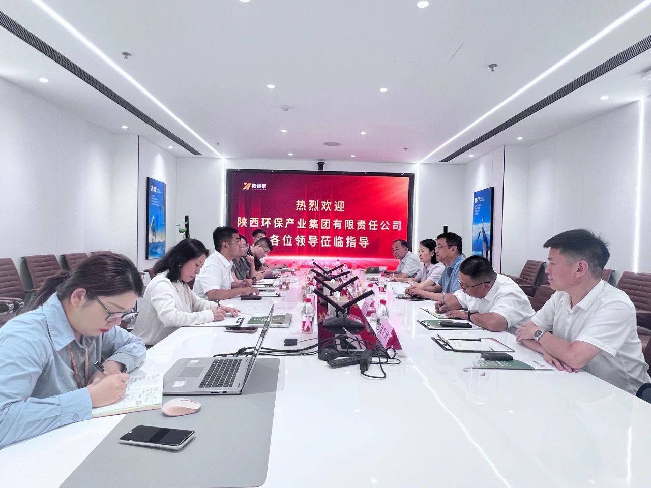 陕西金年会集团与陆运助公司座谈互换